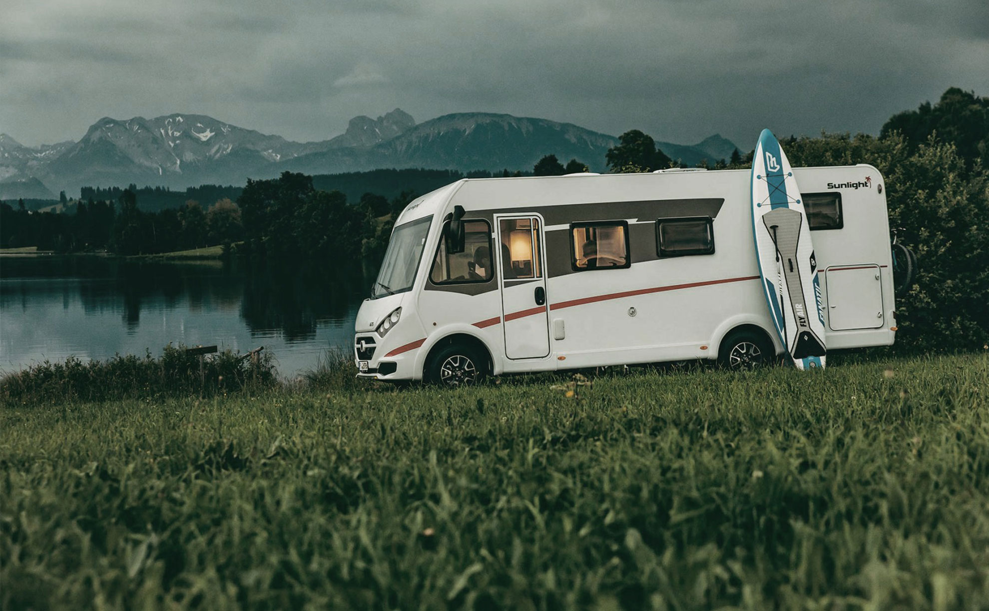 Camper in den Bergen