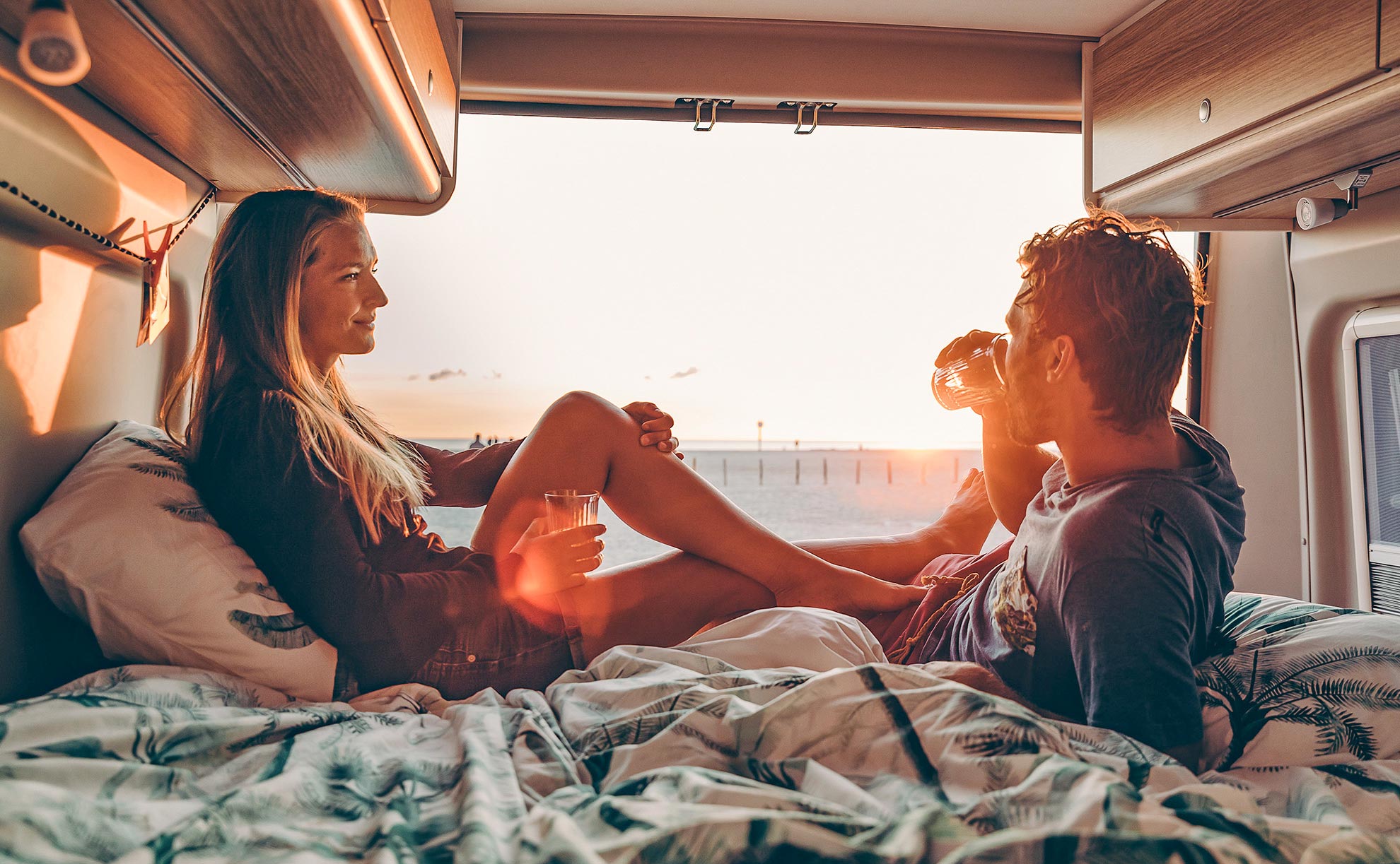 Genieße das Meer und Sonnenuntergänge mit Roadfans