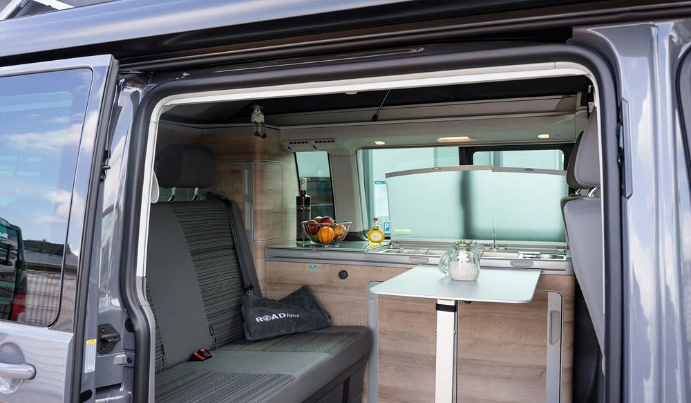 VW T6.1 California Coast Edition von innen