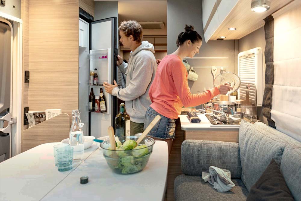 Kochen im Wohnmobil – Dethleffes Just 90