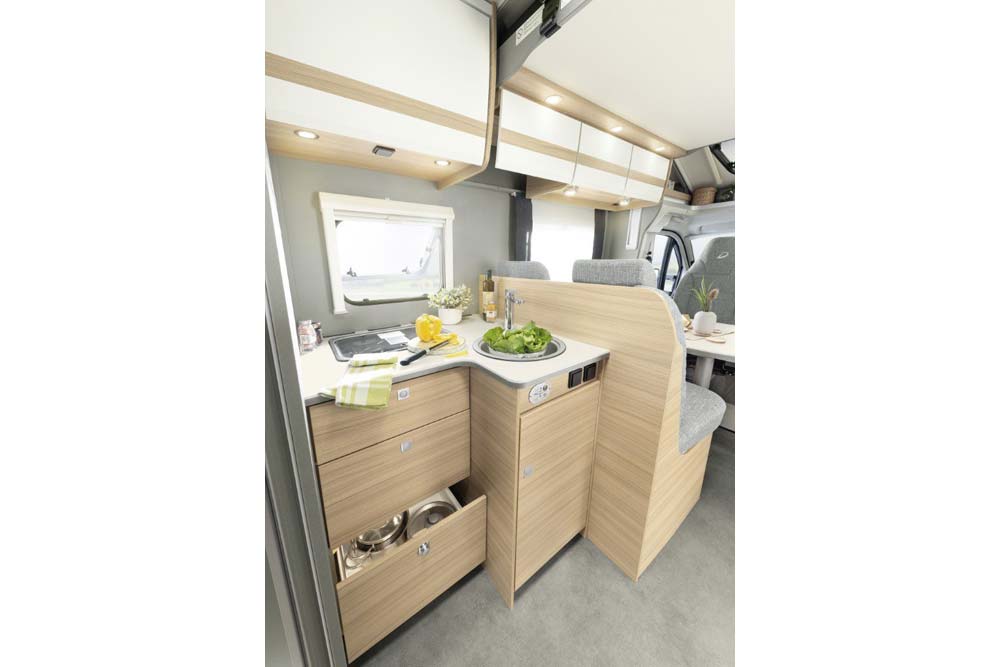 Küche im Wohnmobil – Dethleffes Just 90