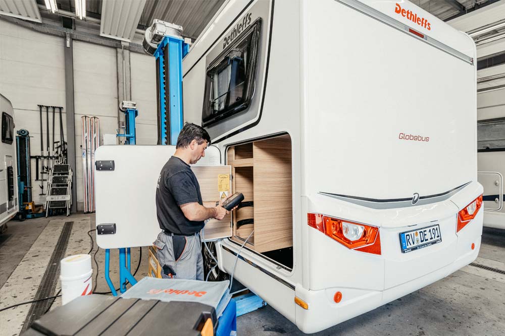 Reparaturen in der Wohnmobil-Werkstatt von Roadfans