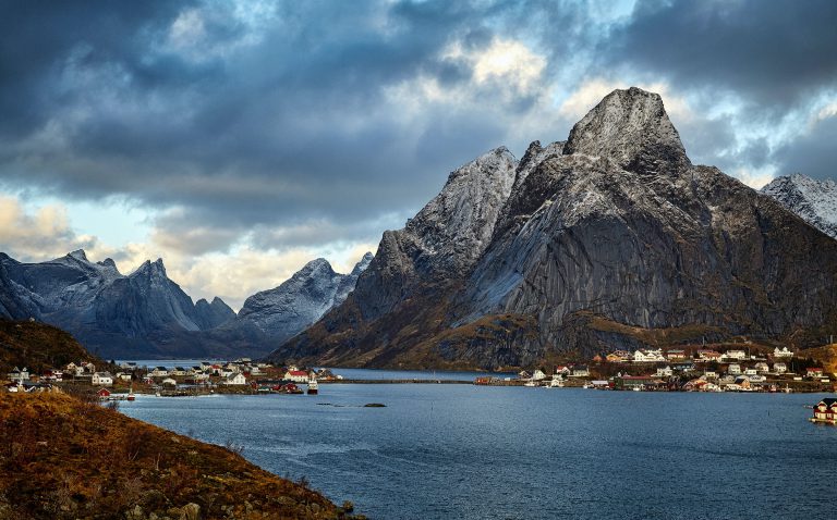Eine Atemberaubende Berglandschaft in Norwegen beim Wildcampen