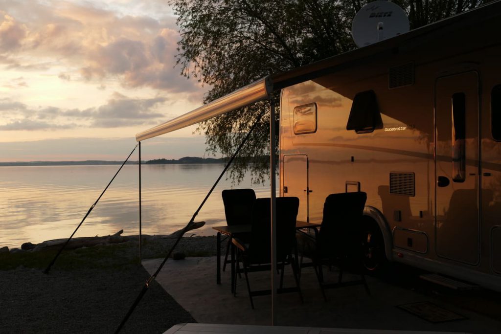 Sonnenuntergang am Campingplatz Chiemsee Strandcamping