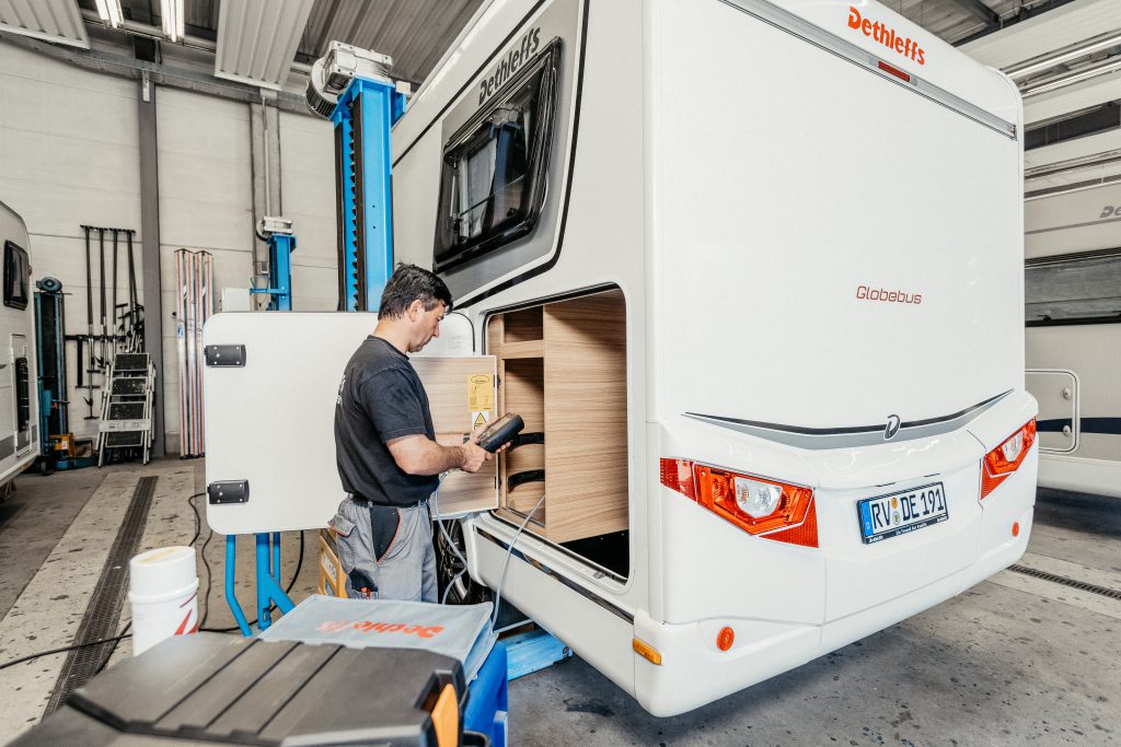 Vereinbaren Sie noch heute einen Termin bei einer Roadfans Werkstatt in Deutschland und unsere Techniker helfen Ihnen bei allen Arbeiten an Ihrem Wohnmobil.
