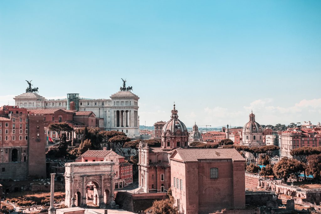 Das Forum Romanum und ein Blick über die Stadt