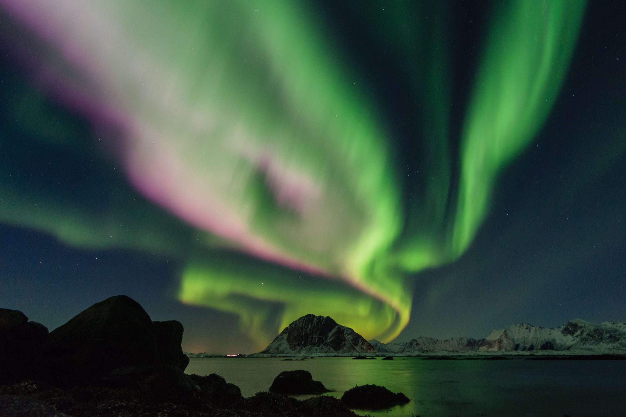 Polarlichter Norwegen buntes Farbenspiel