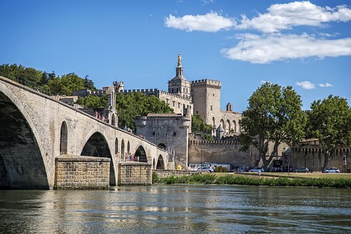 Womo Tour Südfrankreich - Aussicht auf die berühmte Brücke in Avignon
