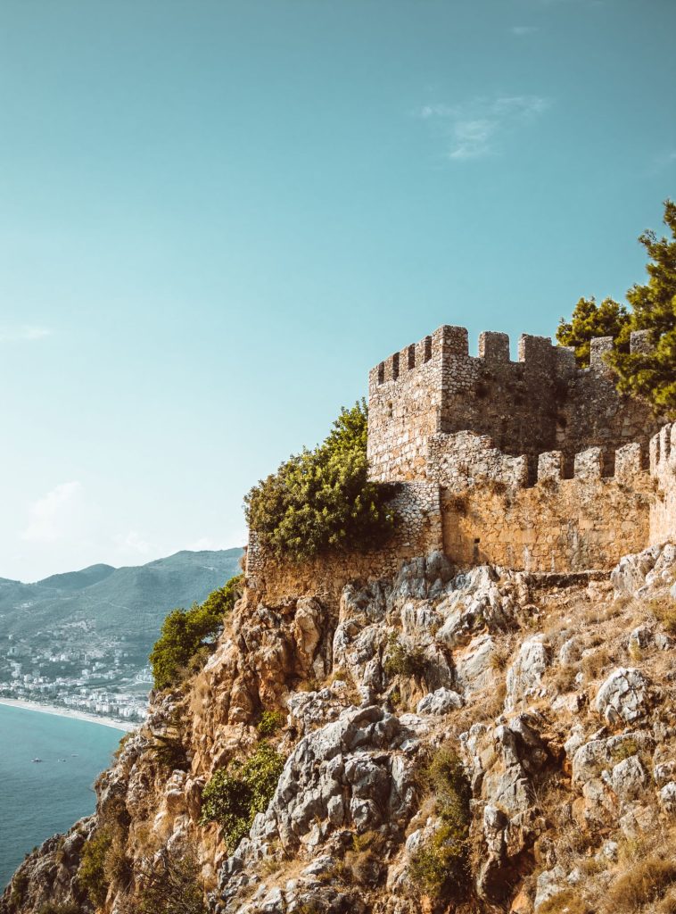 Wohin mit dem Wohnmobil im September - Burg in Antalya