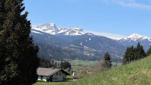 5-Sterne-Camping Österreich - Aussicht auf die Gailtaler Alpen im Sommer