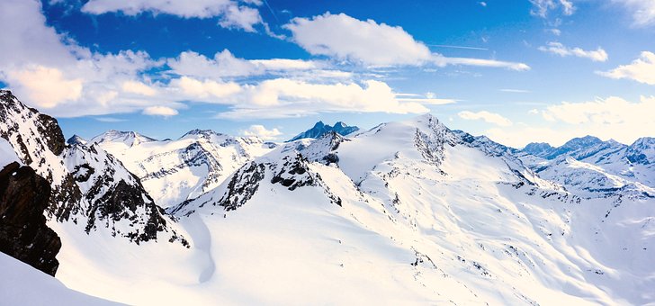 5-Sterne-Camping Österreich - Blick auf den Stubaier Gletscher