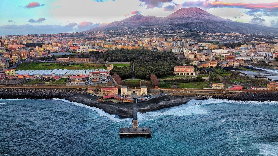 Camping Italien am Meer - Aussicht auf die Stadt Neapel
