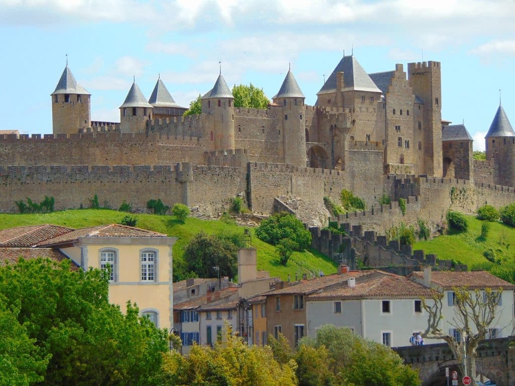 5-Sterne Camping Frankreich - Blick auf die Festungsanlage La Cité in Carcassonne.