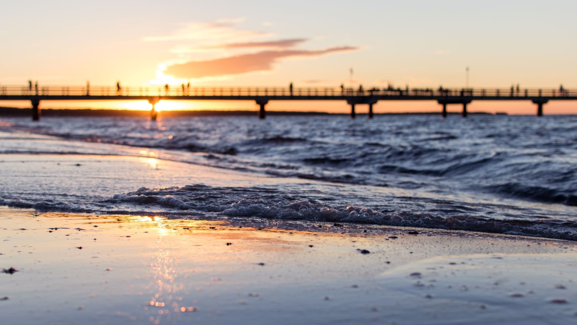 Steg an der Ostsee bei Sonnenuntergang