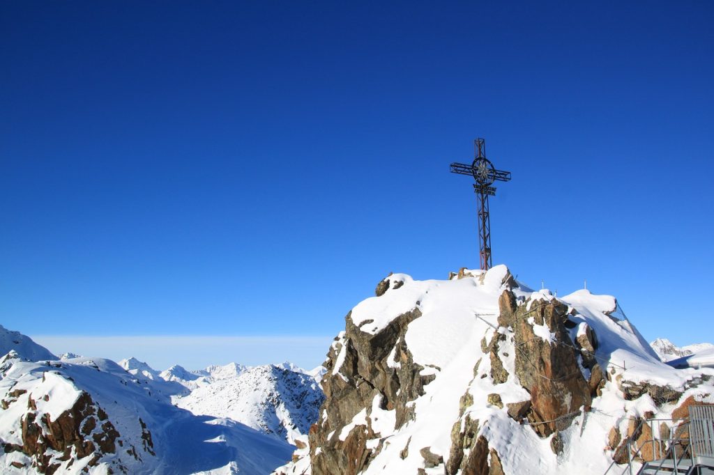 Wintercamping Skigebiet Österreich - Blick auf den Gipfel des Gaislachkogls.