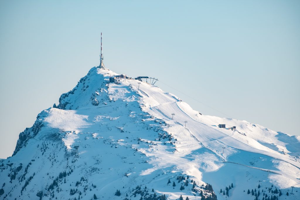 Wintercamping Skigebiet Österreich - Blick auf das Kitzbüheler Horn.