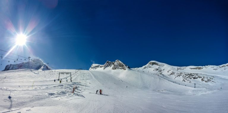 Wintercamping Skigebiet Österreich - Blick auf das Skigebiet am Kitzsteinhorn.