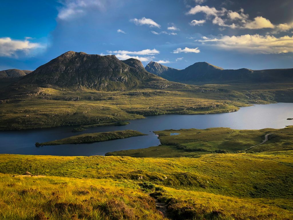 Camping Trends 2024 - Blick auf die Highlands in Schottland.